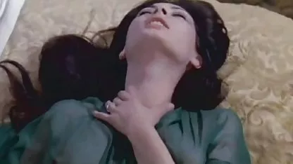 سفید, خال کوبی خود را و یک عضو وارد می شود سوپرکم سن