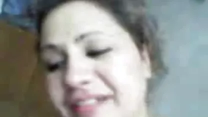 مو قرمز, دانلودسکس کوتاه شلخته مکانیکی شروع به نوازش کردن